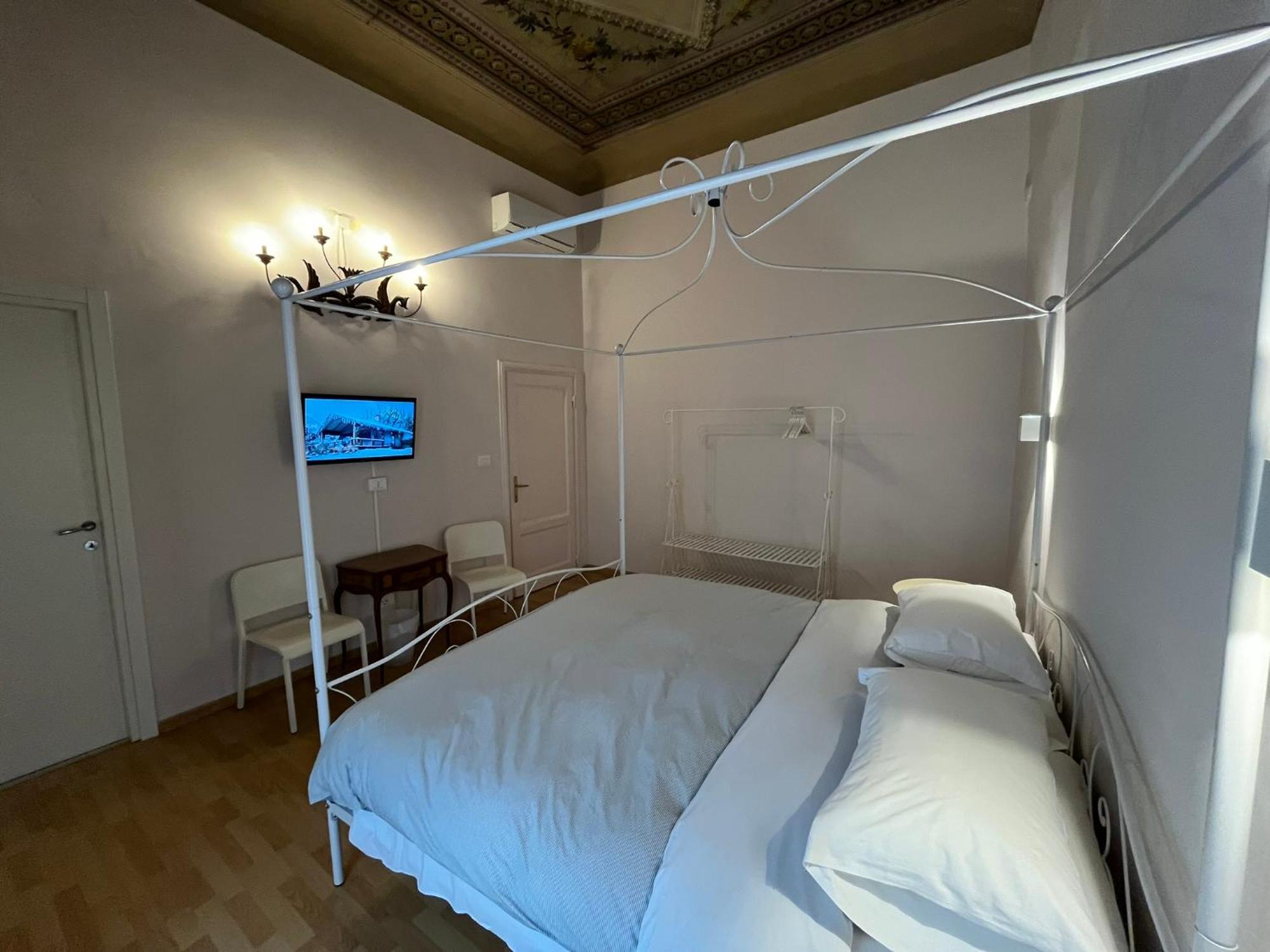 Large Double Room,1535595094:JPEG